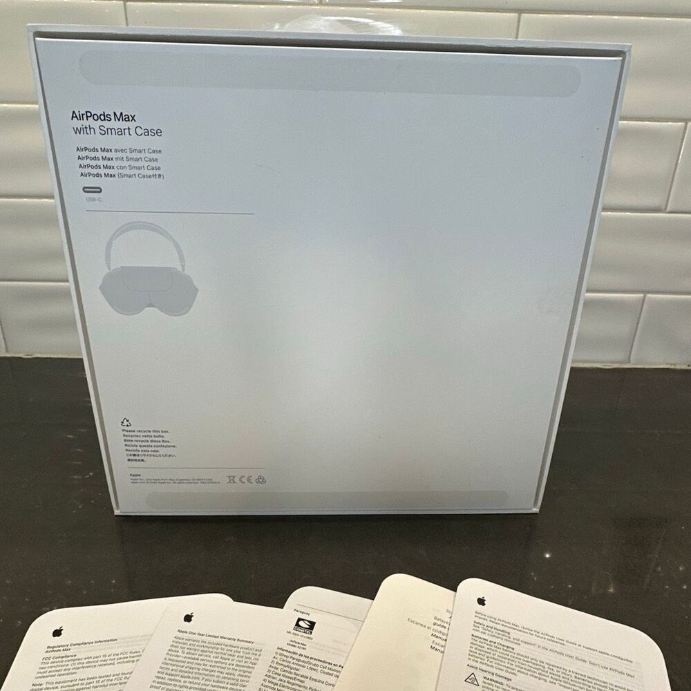 AirPods Max Box - Picture 3 of 7